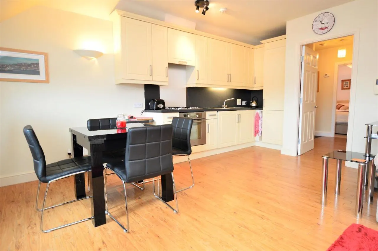 Harbour Penthouse Whitby 아파트