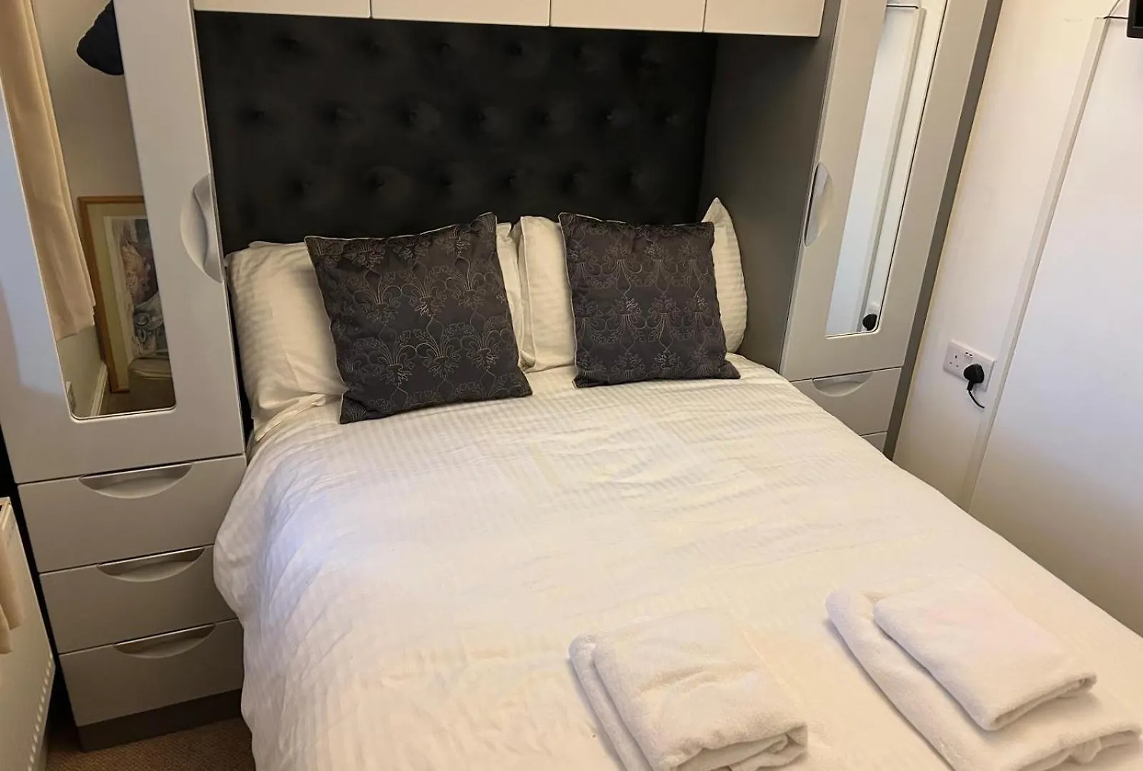 Harbour Penthouse Whitby 아파트